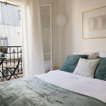Appartamento Elegant Sunlit Flat With Balcony Near Parc Monceau - B94 *
